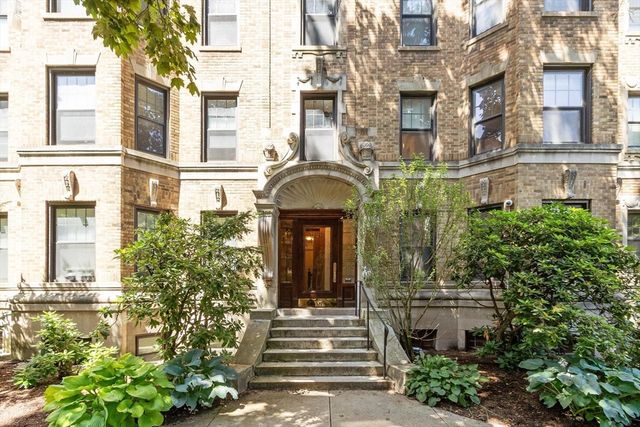 120 Riverway 4, Boston, MA 02215