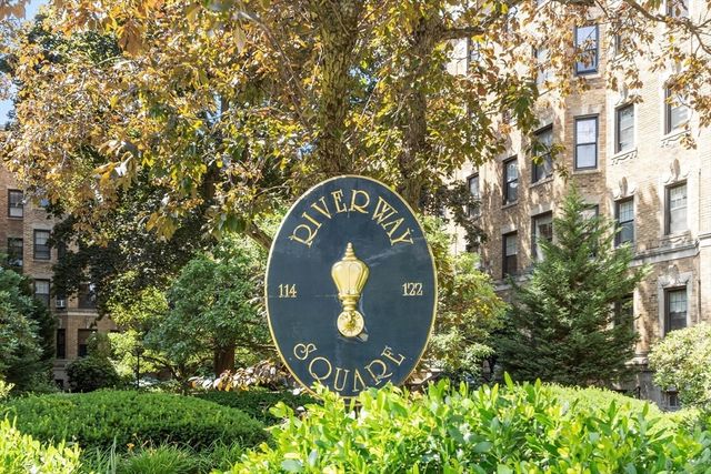 120 Riverway 4, Boston, MA 02215