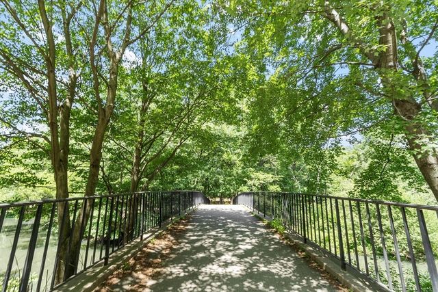 120 Riverway 4, Boston, MA 02215