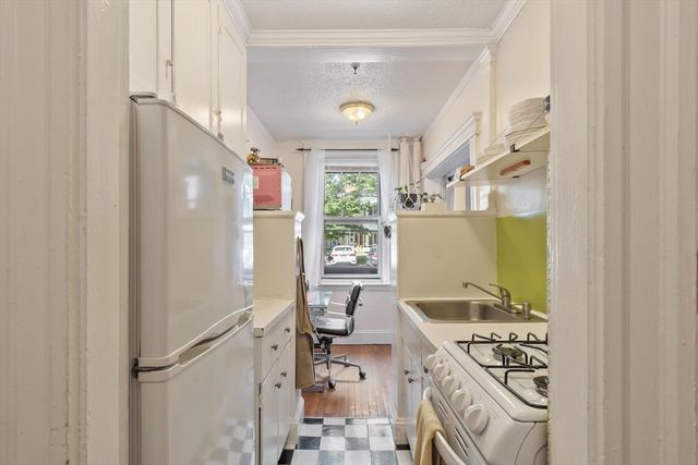 120 Riverway 4, Boston, MA 02215
