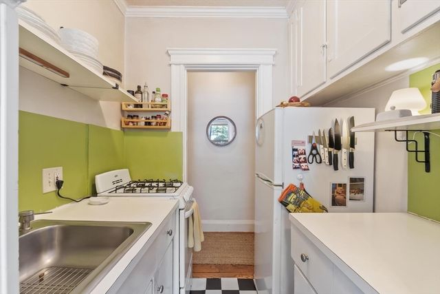 120 Riverway 4, Boston, MA 02215