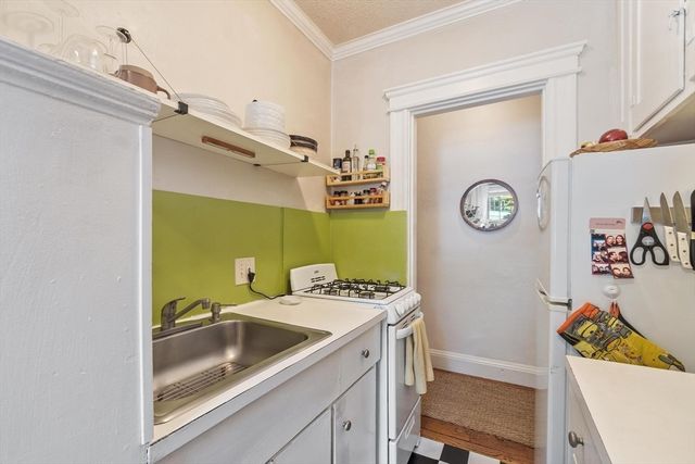 120 Riverway 4, Boston, MA 02215