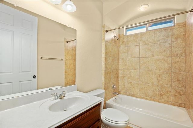 112 W Adelanta PL, Round Rock, TX 78681