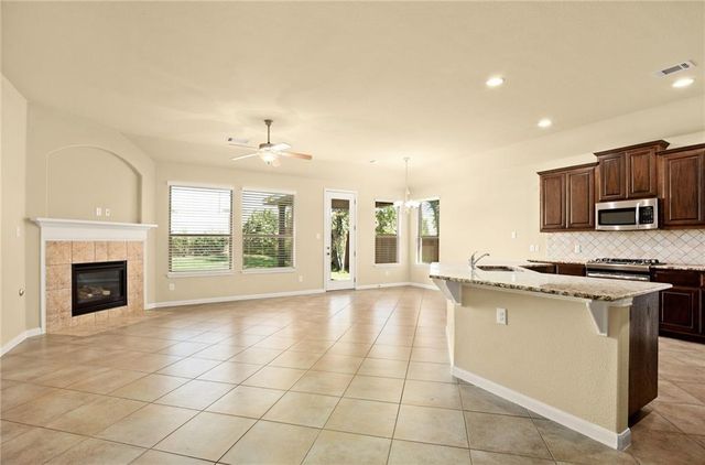 112 W Adelanta PL, Round Rock, TX 78681