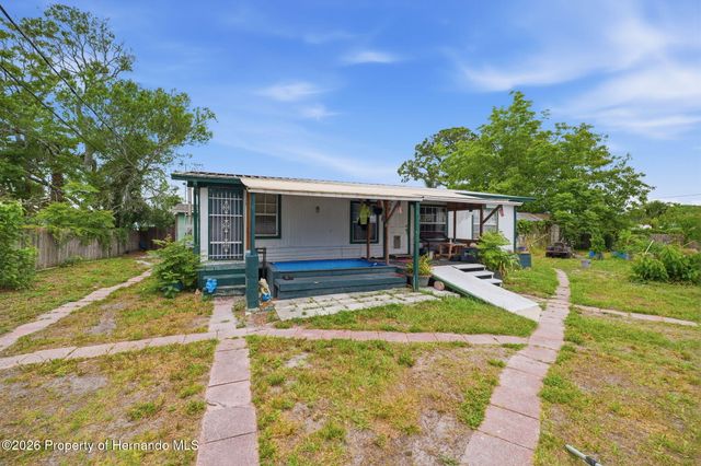 11129 Pine Tree Lane, Port Richey, FL 34668