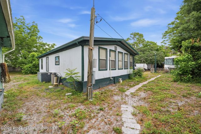 11129 Pine Tree Lane, Port Richey, FL 34668