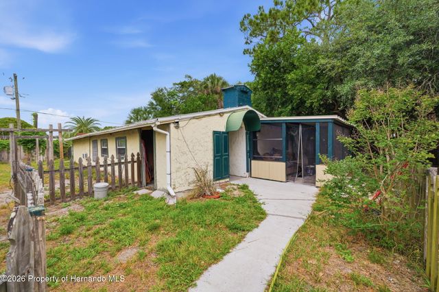 11129 Pine Tree Lane, Port Richey, FL 34668