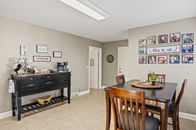 891 W Count Fleet Circle, Danville, KY 40422