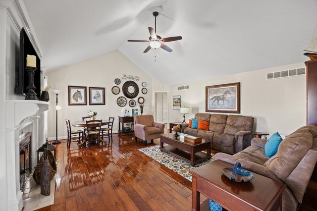 891 W Count Fleet Circle, Danville, KY 40422