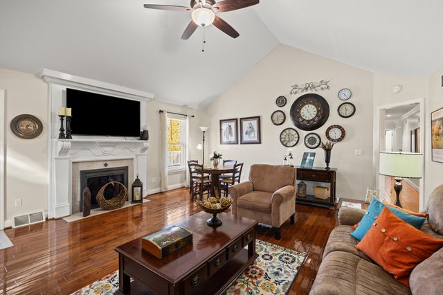 891 W Count Fleet Circle, Danville, KY 40422