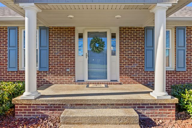 891 W Count Fleet Circle, Danville, KY 40422