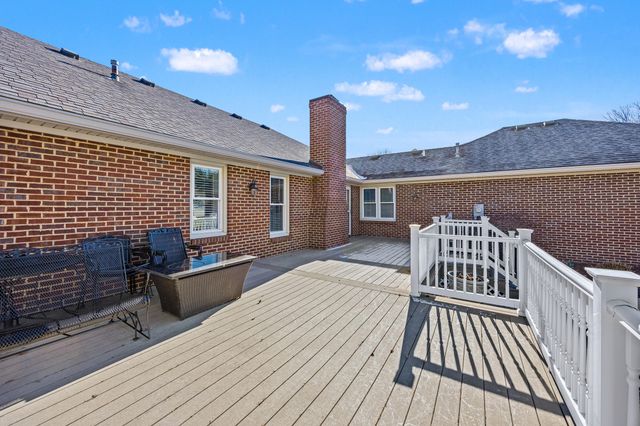 891 W Count Fleet Circle, Danville, KY 40422