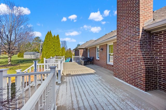 891 W Count Fleet Circle, Danville, KY 40422