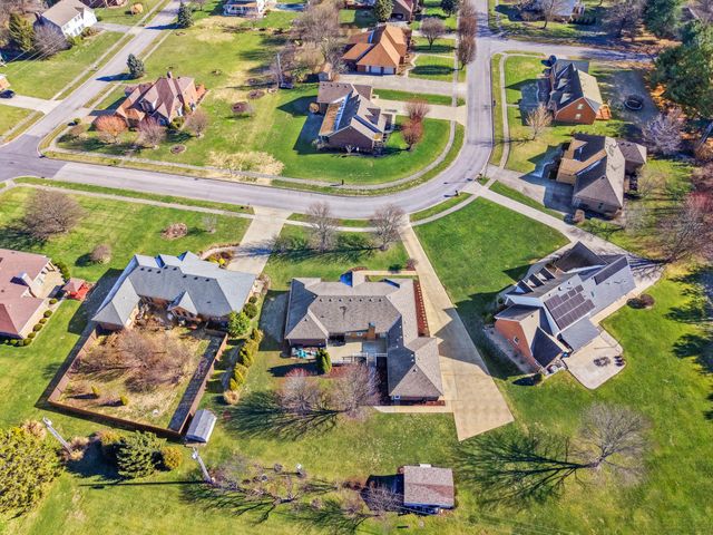 891 W Count Fleet Circle, Danville, KY 40422