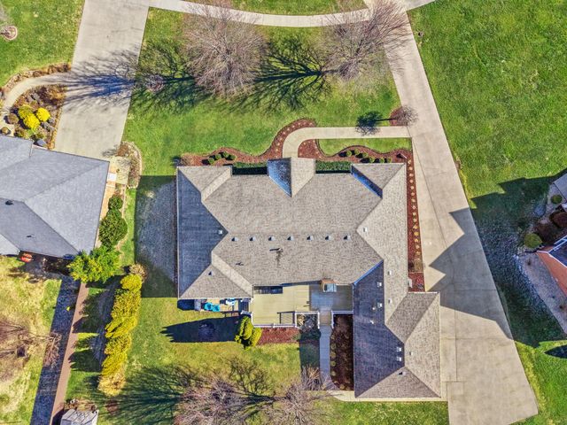 891 W Count Fleet Circle, Danville, KY 40422