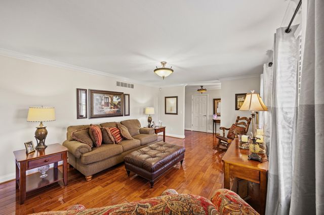 891 W Count Fleet Circle, Danville, KY 40422