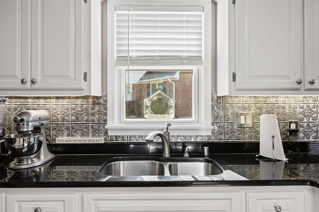 891 W Count Fleet Circle, Danville, KY 40422