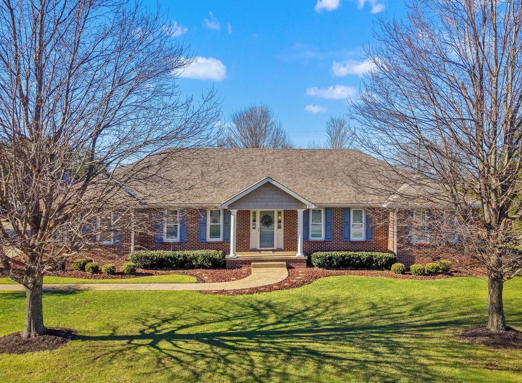 891 W Count Fleet Circle, Danville, KY 40422