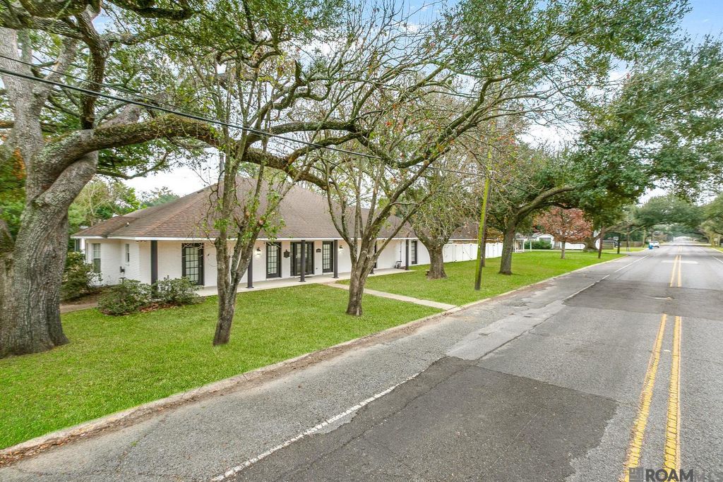 308 S Jefferson Ave, Port Allen, LA 70767