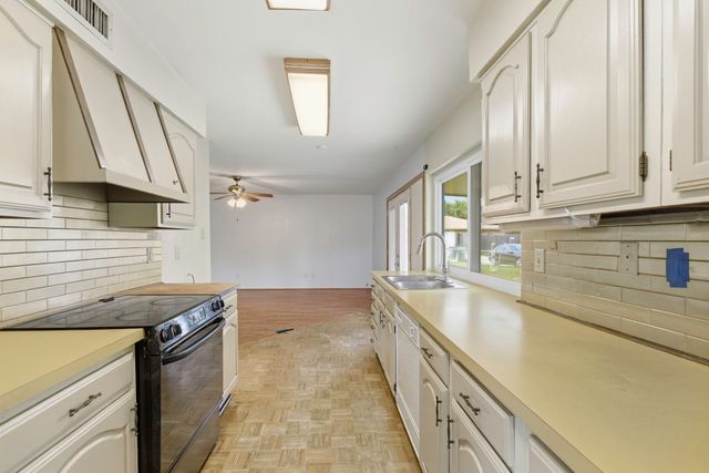 2909 Flagstone Drive, Garland, TX 75044