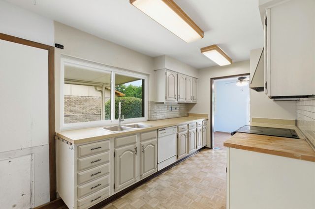 2909 Flagstone Drive, Garland, TX 75044