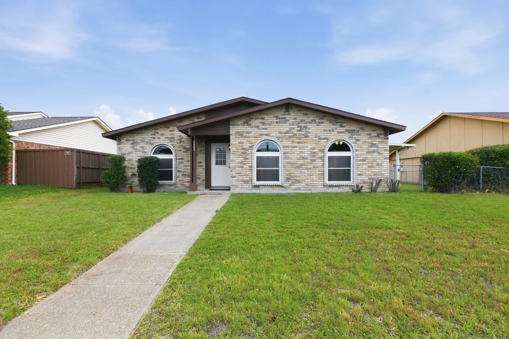 2909 Flagstone Drive, Garland, TX 75044