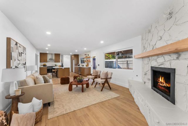 958 Berkshire Ct, Escondido, CA 92025