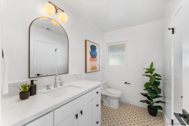 958 Berkshire Ct, Escondido, CA 92025