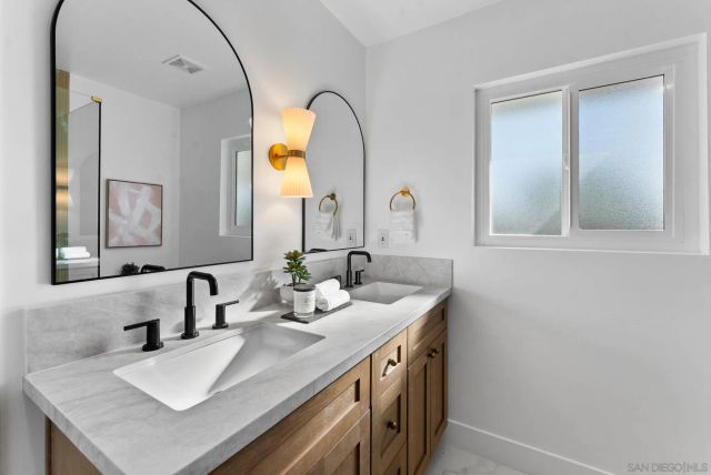 958 Berkshire Ct, Escondido, CA 92025