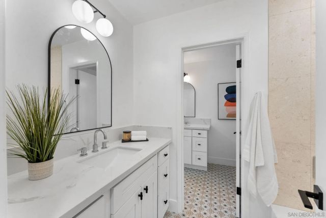 958 Berkshire Ct, Escondido, CA 92025