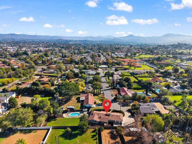 958 Berkshire Ct, Escondido, CA 92025