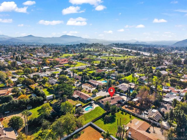 958 Berkshire Ct, Escondido, CA 92025