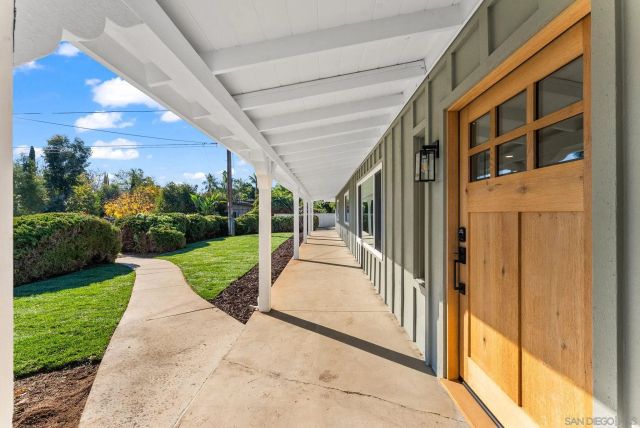 958 Berkshire Ct, Escondido, CA 92025