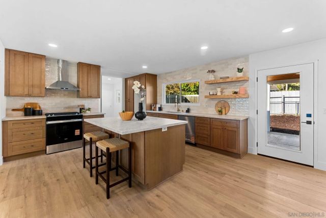 958 Berkshire Ct, Escondido, CA 92025