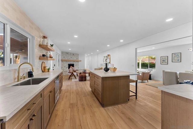 958 Berkshire Ct, Escondido, CA 92025