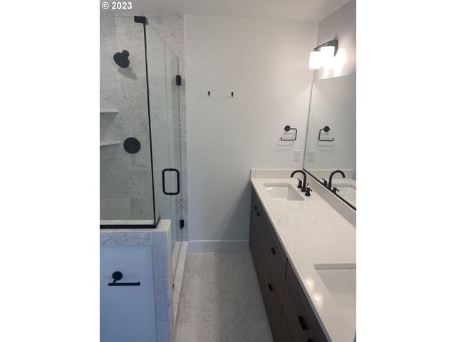 2134 Se BROOKLYN St, Portland, OR 97202