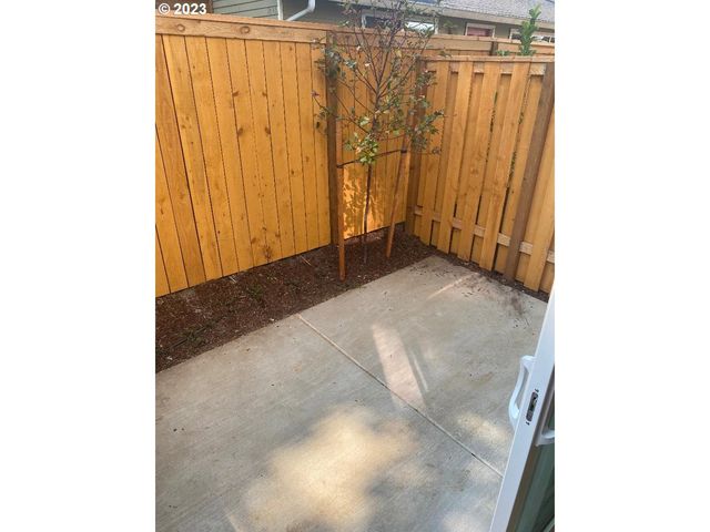 2134 Se BROOKLYN St, Portland, OR 97202