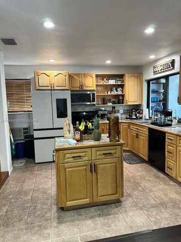 2827 Mckinley St 0, Hollywood, FL 33020