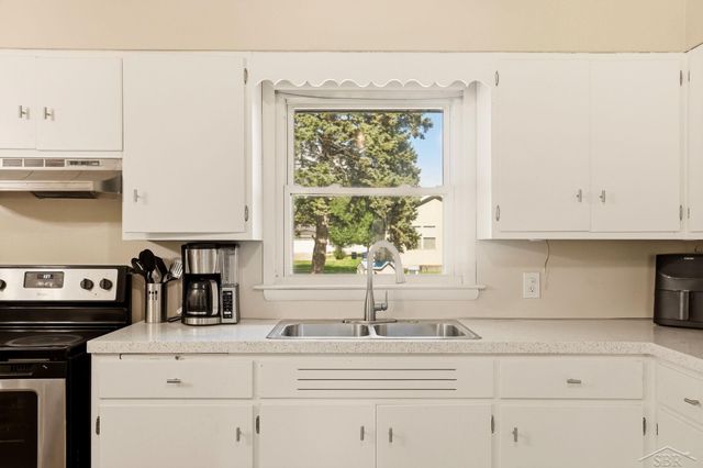 2222 Plainview Drive, Saginaw, MI 48603