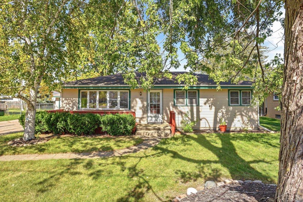 2222 Plainview Drive, Saginaw, MI 48603
