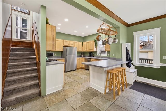 1228 Andrews Avenue, Lakewood, OH 44107