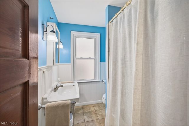 1228 Andrews Avenue, Lakewood, OH 44107