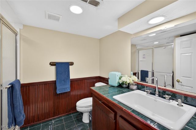 1228 Andrews Avenue, Lakewood, OH 44107