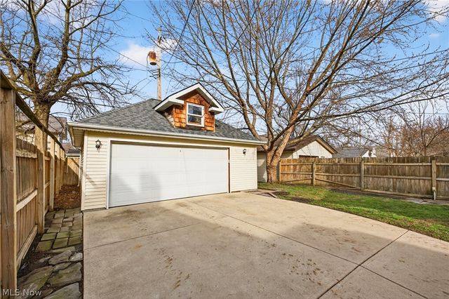 1228 Andrews Avenue, Lakewood, OH 44107