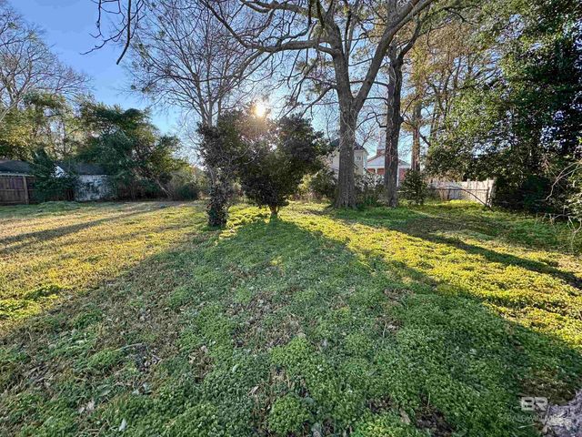 310 S Pensacola Avenue, Atmore, AL 36502