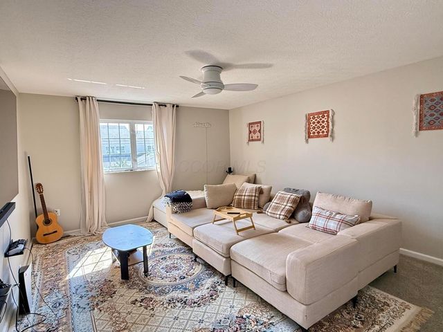 5182 Horseshoe Falls Drive, Dublin, OH 43016