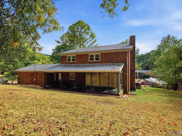 7801 Tea Garden Road SE, Huntsville, AL 35802
