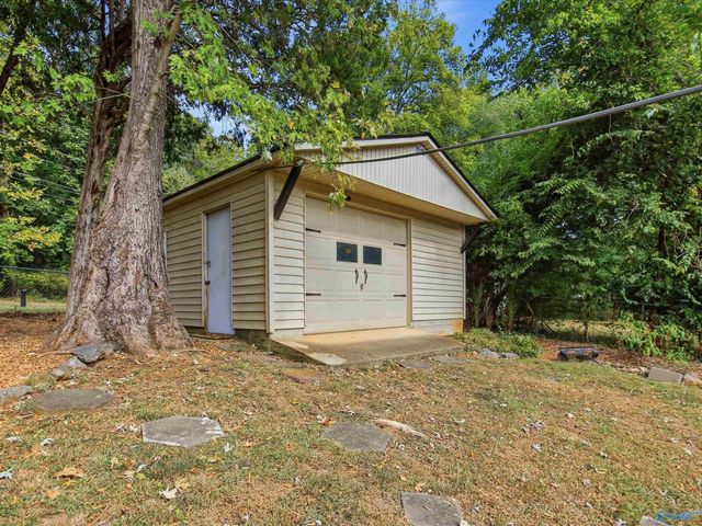7801 Tea Garden Road SE, Huntsville, AL 35802