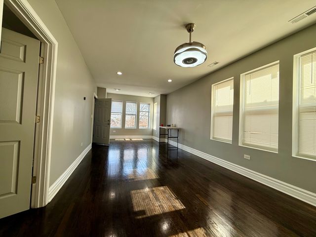 2118 S 59th Avenue 2, Cicero, IL 60804