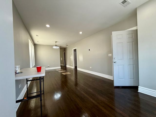 2118 S 59th Avenue 2, Cicero, IL 60804